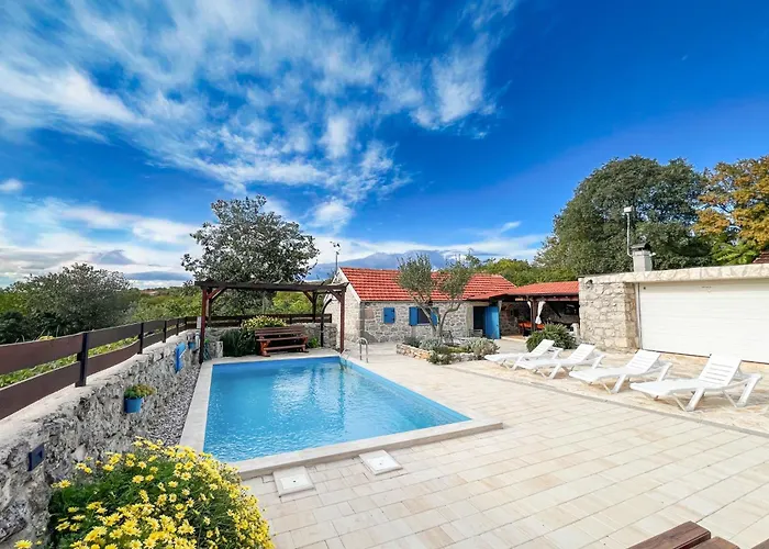 Hébergement de vacances Didini Dvori By Interhome Kruševo