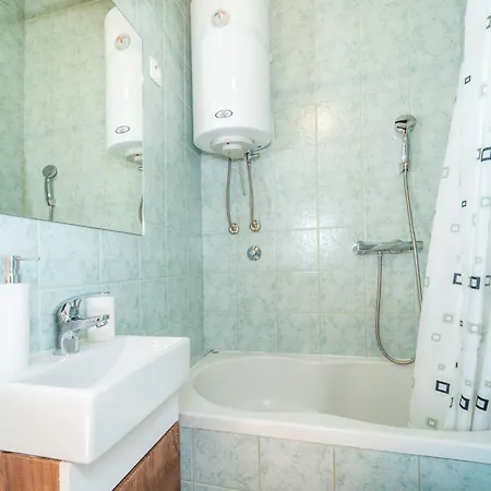 Didini Dvori By Interhome Kruševo